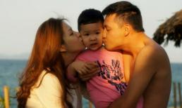 MC Đan Lê hạnh phúc bên chồng và con trai