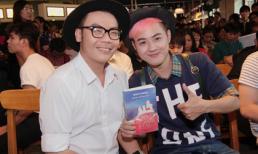 Thanh Duy idol nhí nhảnh đi mua sách ủng hộ Hamlet Trương