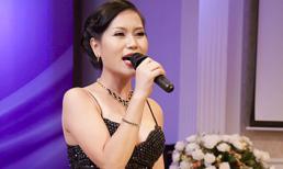 Hồng Mơ "mượn" nhạc Phạm Duy để trở lại "Tình khúc vượt thời gian"