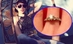 Tóc Tiên khoe nhẫn đính hôn gắn kim cương tuyệt đẹp