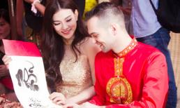 Bắt gặp Thu Thủy rạng rỡ đi xin chữ đầu xuân cùng trai Tây