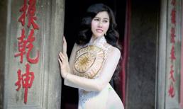 Emily Hồng Nhung thướt tha đi lễ chùa ngày xuân