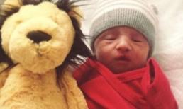 Cuộc sống 10 ngày tuổi của cậu bé đáng thương