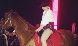 Yến Trang cưỡi ngựa lên sân khấu "Bước nhảy hoàn vũ"