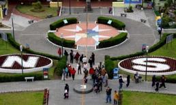 Ecuador, một bước chân qua hai nửa bán cầu