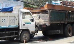 Tai nạn kinh hoàng, người đàn ông bị ép chặt giữa hai ô tô