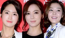 Dàn sao Hàn đồng loạt mặt trắng và như "bôi mỡ" tại sự kiện