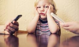 Cha mẹ, con và chiếc điện thoại thông minh