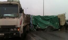 Xe tải đâm nhau, cao tốc Pháp Vân - Cầu Giẽ ùn tắc 10km