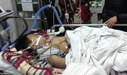 Chỉ có phép màu mới cứu sống được em bé bị bố đánh hôn mê