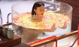 Viên San San mặc "áo da" để đóng cảnh khỏa thân