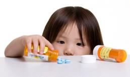 Cách hay giúp bé không sợ uống thuốc