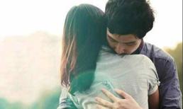 Choáng vì bạn trai khi buồn lại vùi đầu vào ngực người yêu khóc