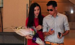 Bạn trai lái siêu xe đưa đón Thu Thủy