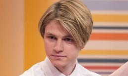 Chàng trai nghiện chụp hình tự sướng, mỗi ngày chụp 200 bức ảnh