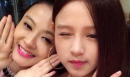 Soi ảnh “xì tin” của các bà mẹ hot girl