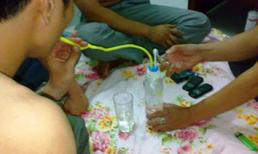 Phát hiện ba người chết lõa thể trong phòng hát karaoke