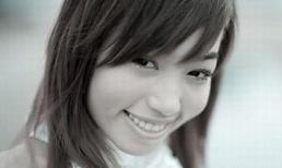 Báo Trung Quốc 'bóc mẽ' thời xấu xí của Elly Trần