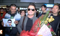 Bằng Kiều được fan chào đón ở sân bay