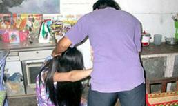 Bố nát rượu, mẹ bỏ đi bước nữa nên chẳng dám yêu ai