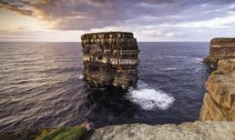 Ngỡ ngàng vẻ đẹp tháp đá "cô đơn" tại Ai-len