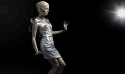 Độc đáo chiếc áo tự động trong suốt khi tim đập mạnh