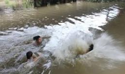 Tắm đập, hai học sinh lớp 7 chết đuối thương tâm
