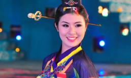 Hoa hậu Ngọc Hân ra mắt bộ sưu tập áo dài Hàn Quốc