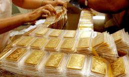 Nhà đầu tư chốt lời, giá vàng rơi mạnh