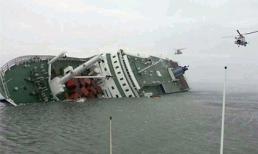 Vụ chìm phà kinh hoàng: Một đêm đẫm nước mắt của người dân Hàn Quốc