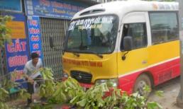 Xe buýt mất lái tông chết hai người đi đường