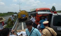 Xe cứu thương bỏ mặc nạn nhân tai nạn