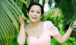 Đan Thy hồng tươi sắc hè  