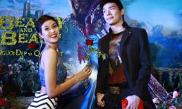 Phương Mai "quỳ gối" tặng hoa hồng cho Nathan Lee