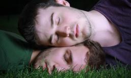 Tôi vừa yêu đàn ông, vừa có tình cảm với bạn gái