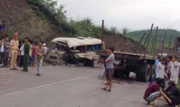 Container đâm xe khách kinh hoàng, 11 người thương vong ở Quảng Ninh