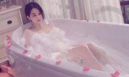 Ngọc Trinh gợi cảm, đẹp như tiên nữ trong bồn tắm