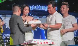 Lệ Quyên được ông xã mừng sinh nhật ngay trên sân khấu