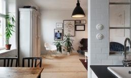 Căn hộ thông tầng đơn giản với gam màu đen - trắng