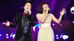 Hậu chia tay, Văn Mai Hương tái hợp tình tứ cùng Lê Hiếu