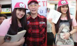 Bảo Phương hớn hở khi được Lục Tiểu Linh Đồng ký tặng sách