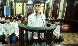 Nạn nhân đi SH bị chặt tay xin giảm án cho Hồ Duy Trúc