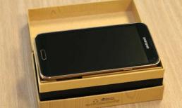 'Đập hộp' Galaxy S V màu vàng chính hãng