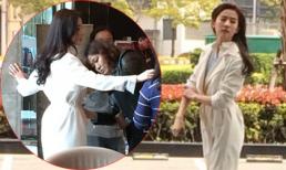 Lưu Diệc Phi được trợ lý chỉnh áo kỹ lưỡng khi quay phim