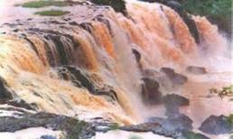 Rơi xuống thác, 2 nam sinh chết đuối