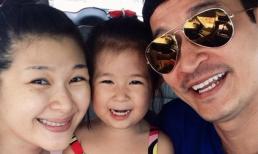 Con gái xinh như búp bê nhà Huy Khánh vừa tròn 2 tuổi