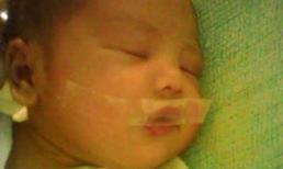 Bé 7 ngày tuổi bị y tá dán miệng vì khóc