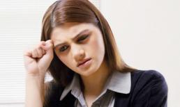 Chân em không thể đứng vững khi đọc hồ sơ của anh