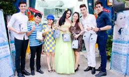 Phi Thanh Vân diện váy vàng rực,  rạng rỡ khai trương Spa tắm trắng quận 10