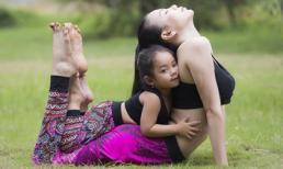 Ngộ nghĩnh hình ảnh Trà Ngọc Hằng tập yoga cùng cháu gái đáng yêu